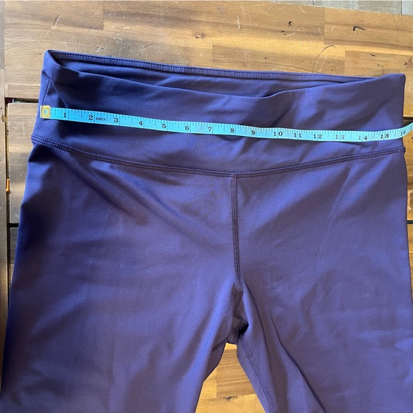 Woman’s XL Shape capri length workout pants - Picture 3 of 6